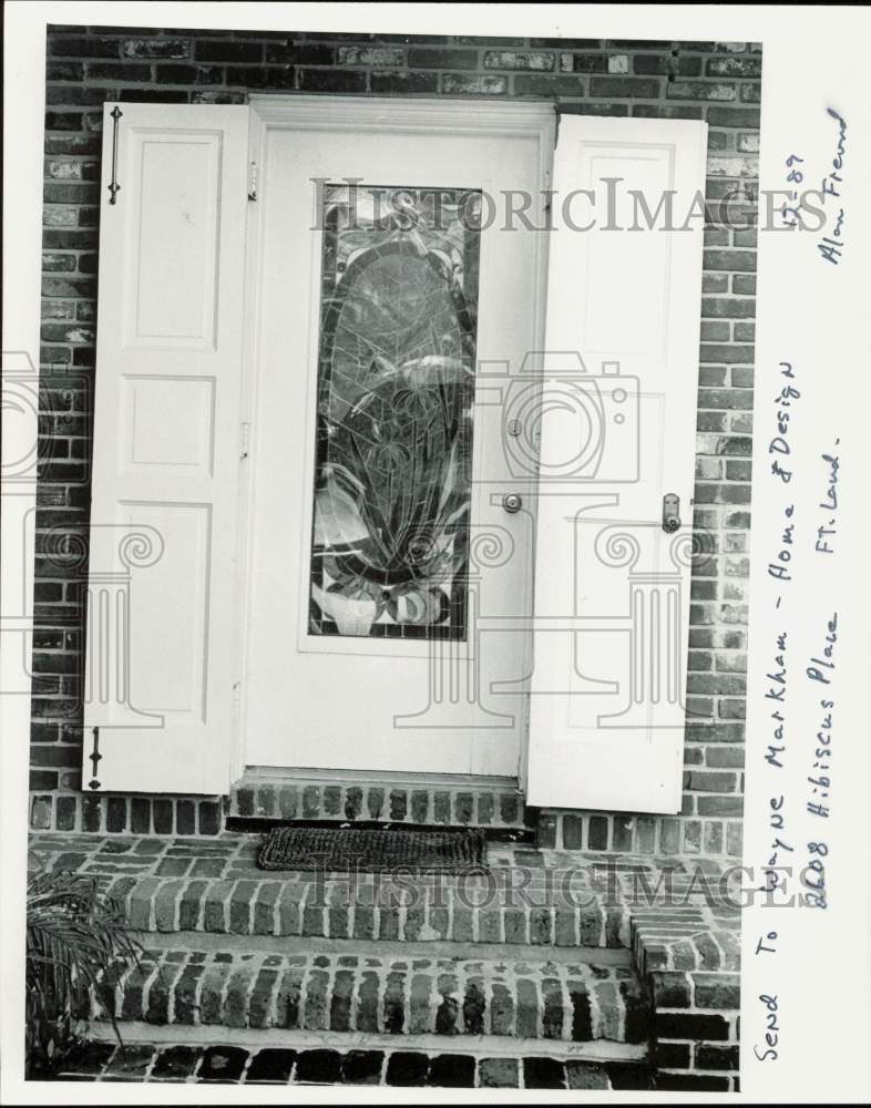 1989 Press Photo View of the front door at 2608 Hibiscus Place, Fort Lauderdale- Historic Images