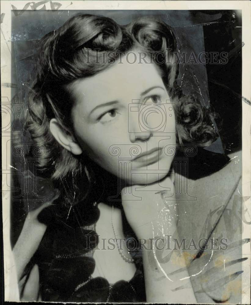 1944 Press Photo Joan Berry in a serious mood during trial in Los Angeles- Historic Images