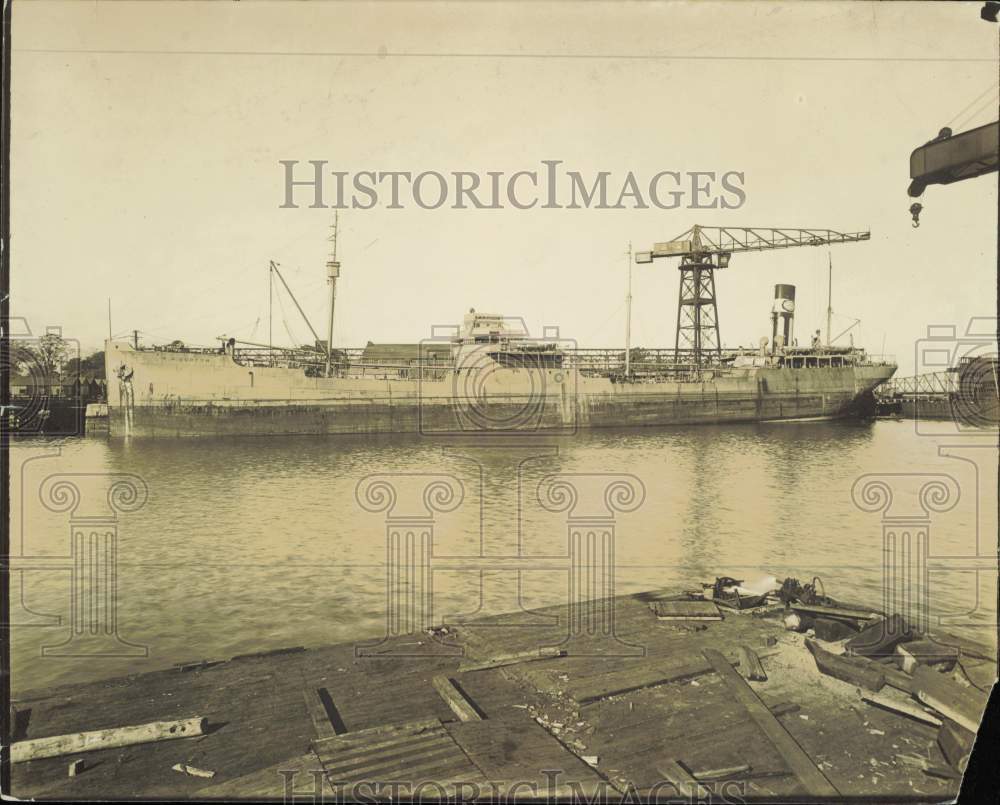 Press Photo Ship W. M. Burton tied up at the pier - lrb00487- Historic Images