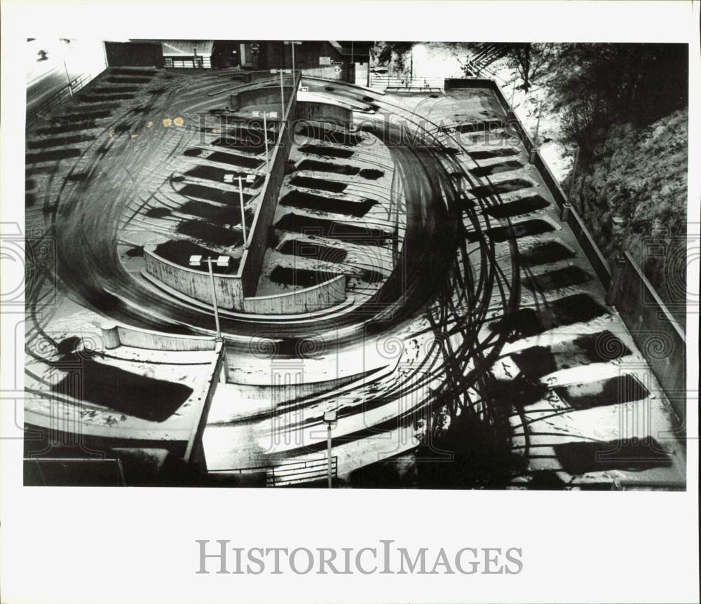 1986 Press Photo Overview of tracks in the snow on parking ramp, Juneau, Alaska- Historic Images