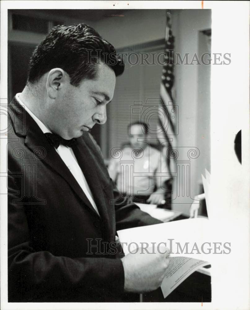 1966 Press Photo North Miami Beach&#39;s public defender Leonard Rubin at court- Historic Images