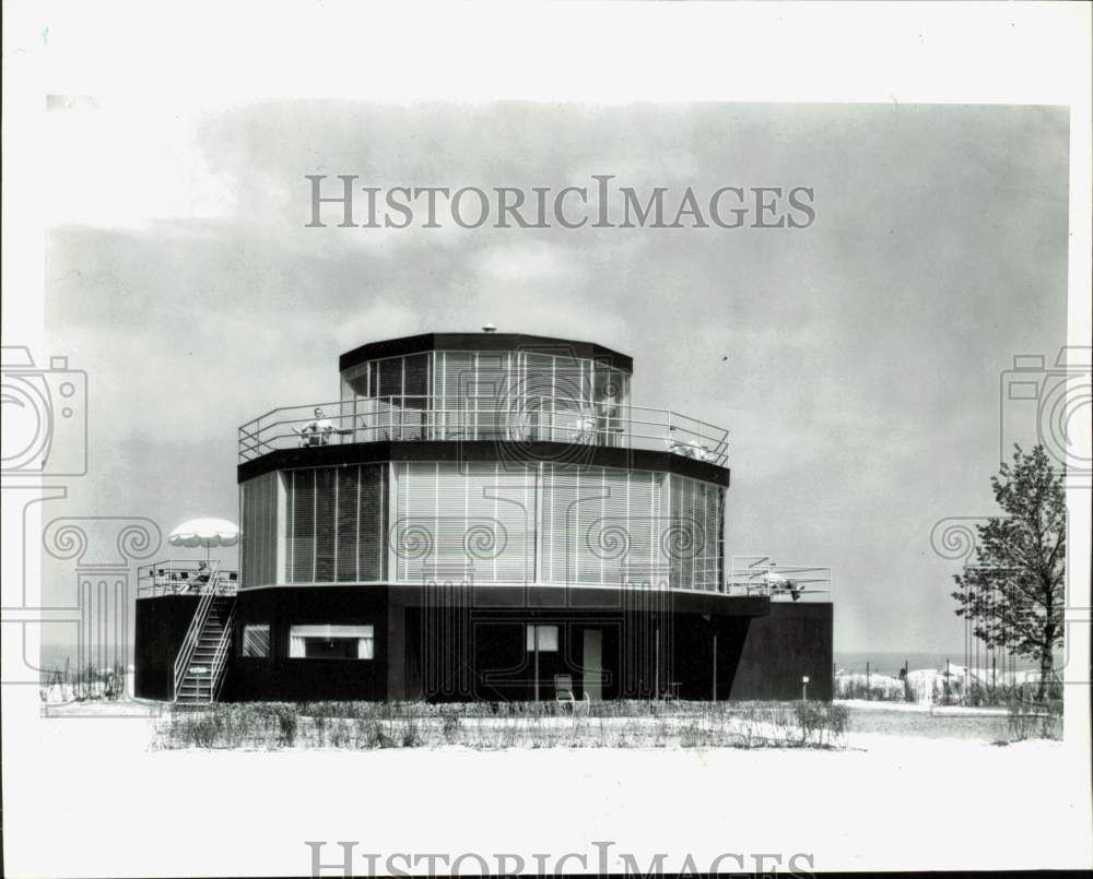 1991 Press Photo View of three-story circular home - lrb08682- Historic Images