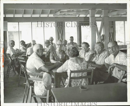 1982 Press Photo Group of Senior Citizens Sitting at Tables - lrb08928- Historic Images