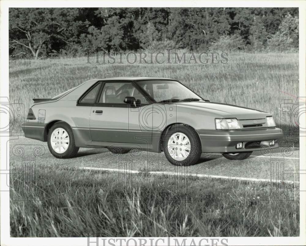 1986 Press Photo Ford Escort automobile - lrb09156- Historic Images