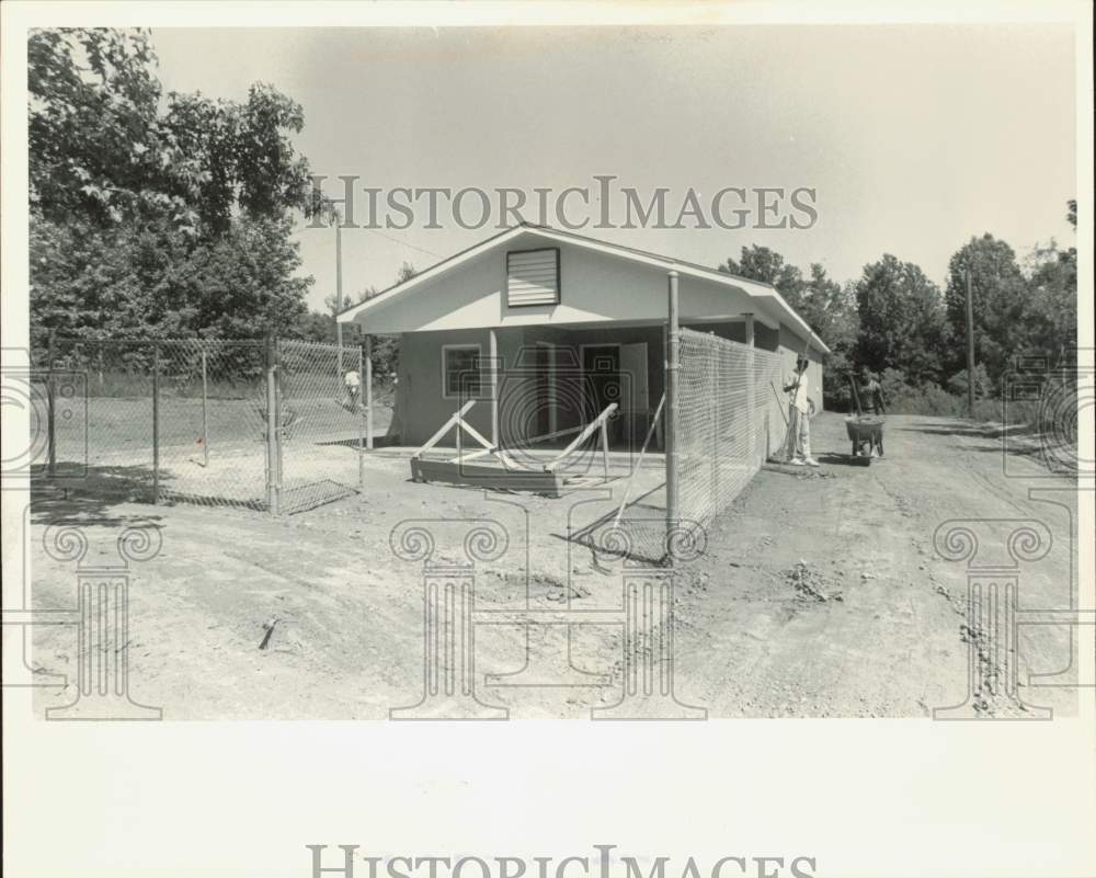 1984 Press Photo New Anson County Dog Pound, During Construction - lrb09460- Historic Images