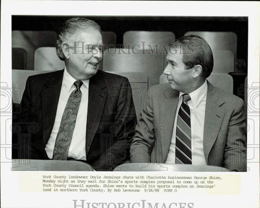 1988 Press Photo Doyle Jennings & George Shinn at York County Council Meeting- Historic Images
