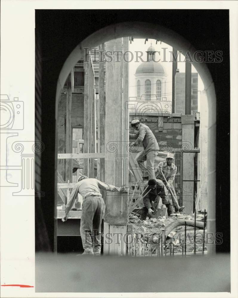 1984 Press Photo Workers busy with the construction of the new Anson County jail- Historic Images