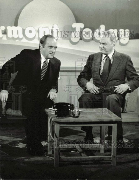 1987 Press Photo Bob Newhart interviews Edwin Newman in "Newhart" on CBS- Historic Images