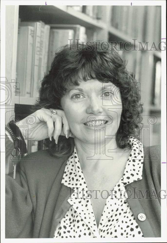1989 Press Photo Carolyn Palmer named "Librarian of the Year," Mecklenburg, NC- Historic Images