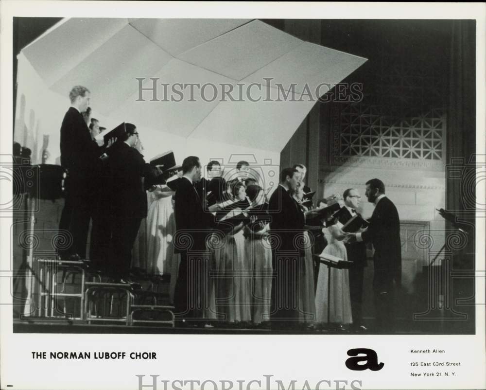 1970 Press Photo The Norman Luboff Choir performing on stage - lrb14567- Historic Images