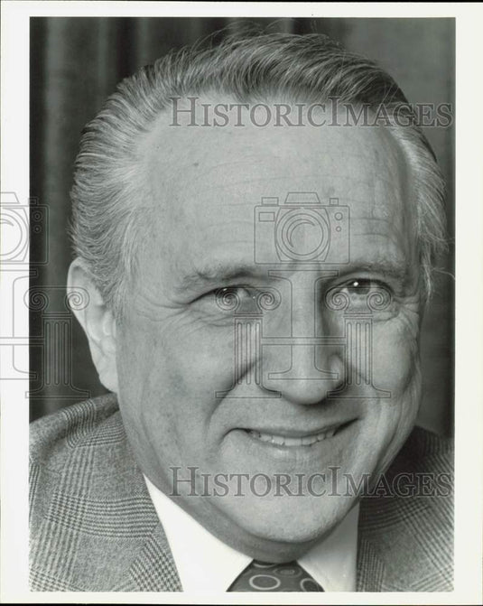 1981 Press Photo Commissioner Charles Webber of Department of Commece, Alaska- Historic Images