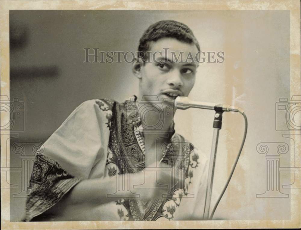 1989 Press Photo William Hachett of Second Ward speaks for the students- Historic Images