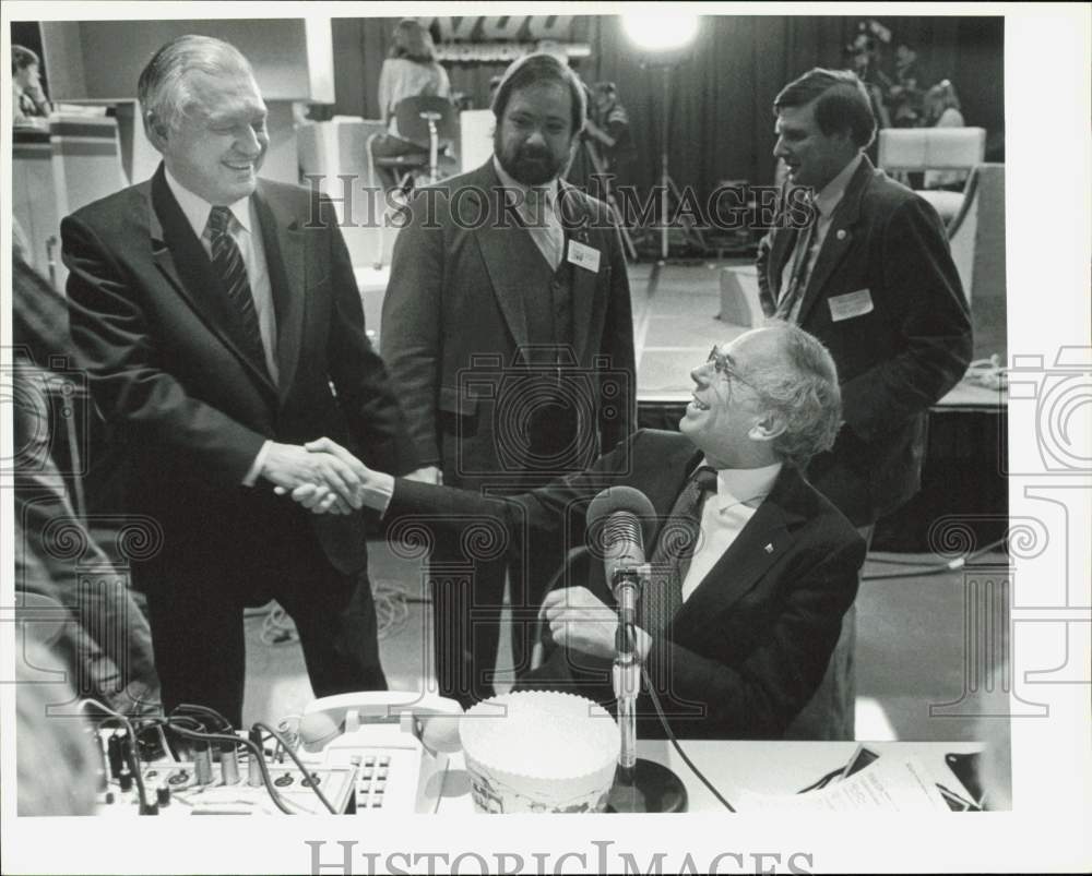 Press Photo Former Governors Wally Hickel, Bill Sheffield Shake Hands- Historic Images