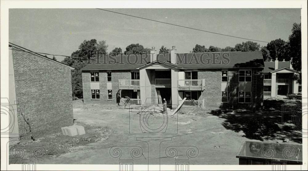 1984 Press Photo General view of 144-unit Summertree Apartments in Charlotte- Historic Images