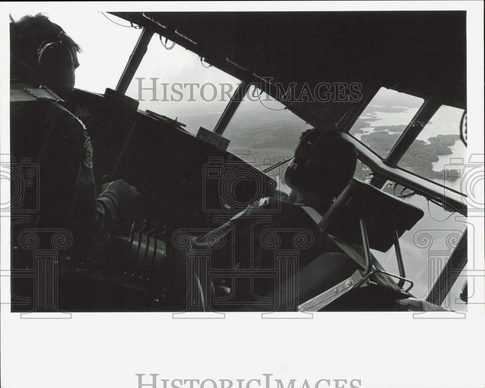 1986 Press Photo Alaska Air Guard C-130 banks into a turn over the Panama Canal- Historic Images