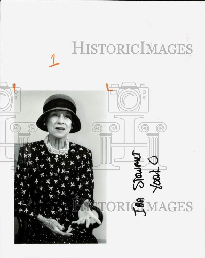 1992 Press Photo Ida Stewart, Vice President of Estee Lauder - lrb20105- Historic Images