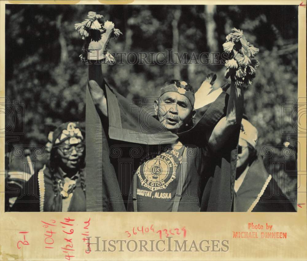 1989 Press Photo Ray Smith of Tlingit-Haida Dance group at Spirit Days, Alaska- Historic Images