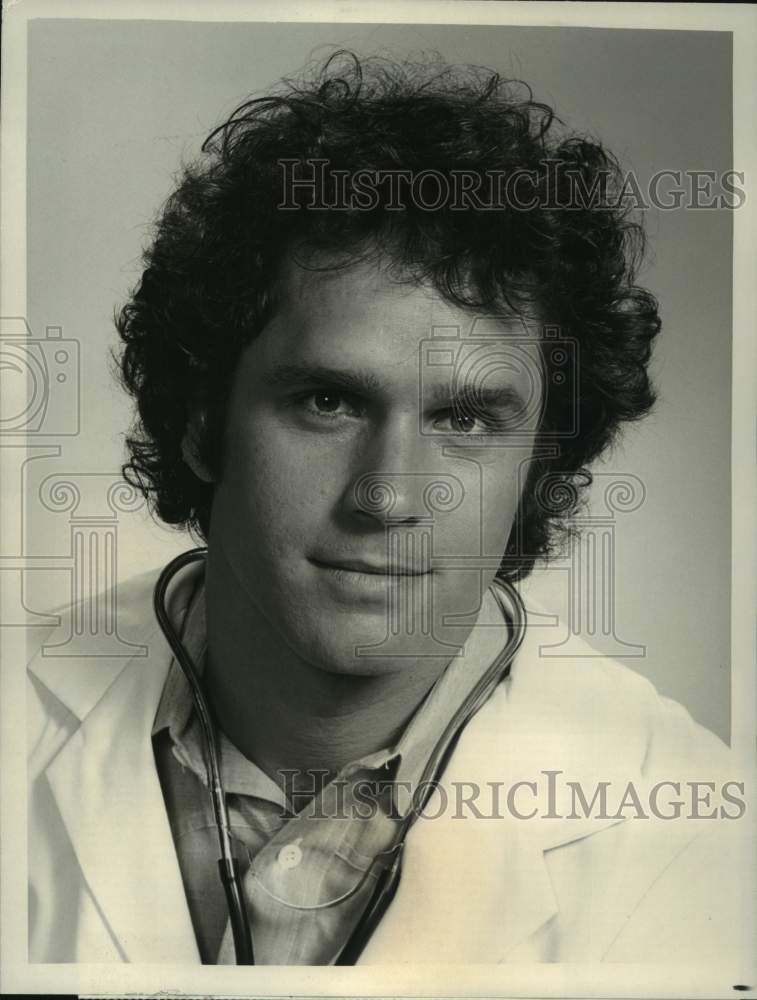 1979 Press Photo Gregory Harris stars in &quot;Trapper John, M. D.&quot; - lrp16035- Historic Images