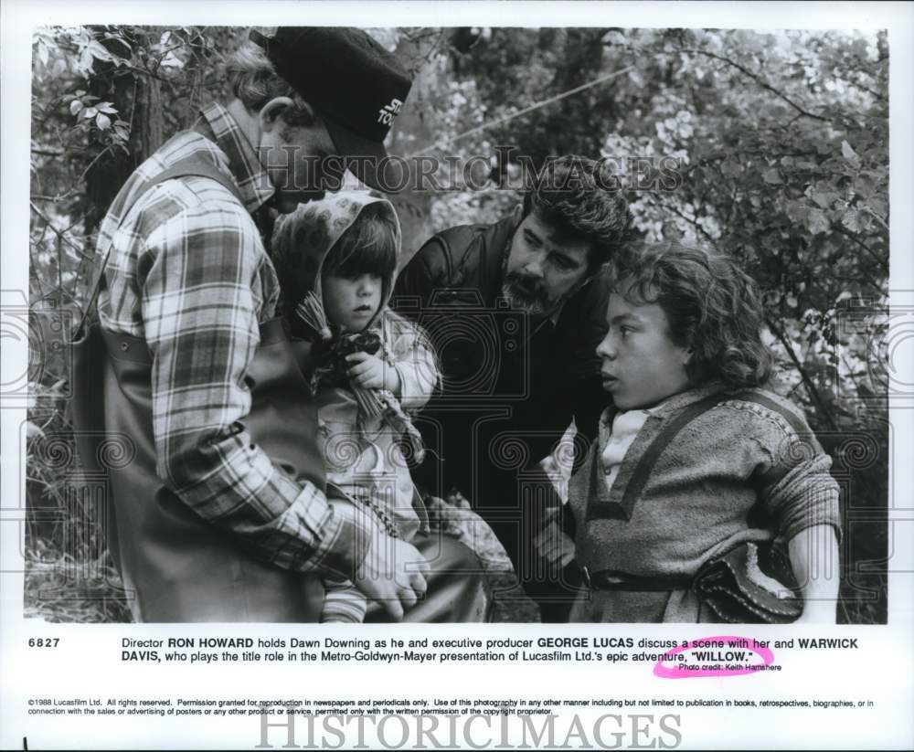 1988 Press Photo Ron Howard, Dawn Downing, George Lucas &amp; Warwick Davis on set.- Historic Images