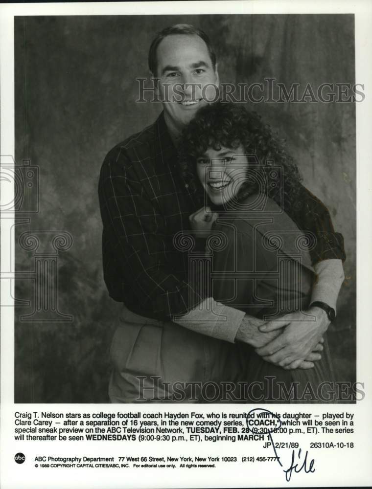 1989 Press Photo Craig T. Nelson and Clare Carey star in the TV Series &quot;Coach&quot;- Historic Images