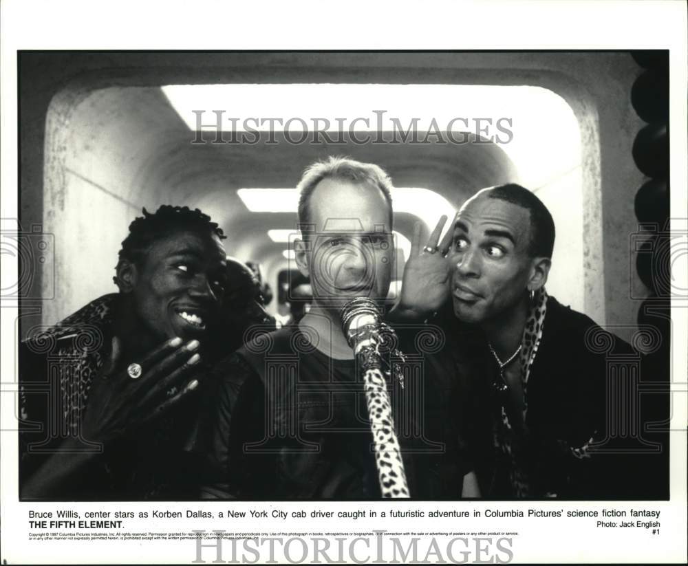 1997 Press Photo Bruce Willis stars in the film &quot;The Fifth Element&quot; - lrp45805- Historic Images