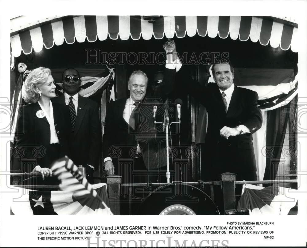 1996 Press Photo Jack Lemmon and the cast of &quot;My Fellow Americans&quot; - lrp58683- Historic Images