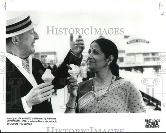 Press Photo Lalita Ahmed & Peter Cellier starring in "Bhaji on the Beach"- Historic Images