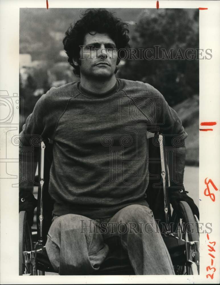 1975 Press Photo Tony Musante stars in &quot;The Desperate Miles,&quot; on ABC.- Historic Images