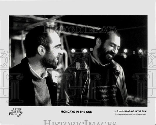 Press Photo Luis Tosar in a scene from "Mondays in the Sun." - lrp66133- Historic Images