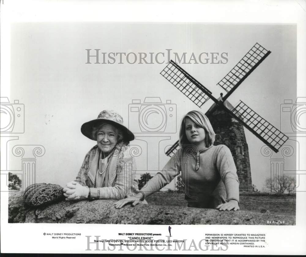 1978 Press Photo Helen Hayes & Jodie Foster in "Candleshoe" Movie - lrp66964- Historic Images
