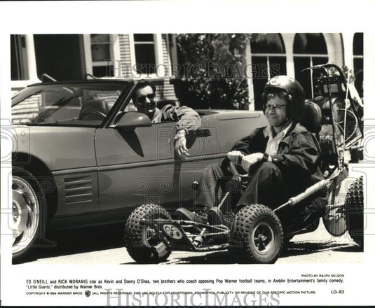 1994 Press Photo Ed O'Neill & Rick Moranis in "Little Giants" Movie - lrp71858- Historic Images