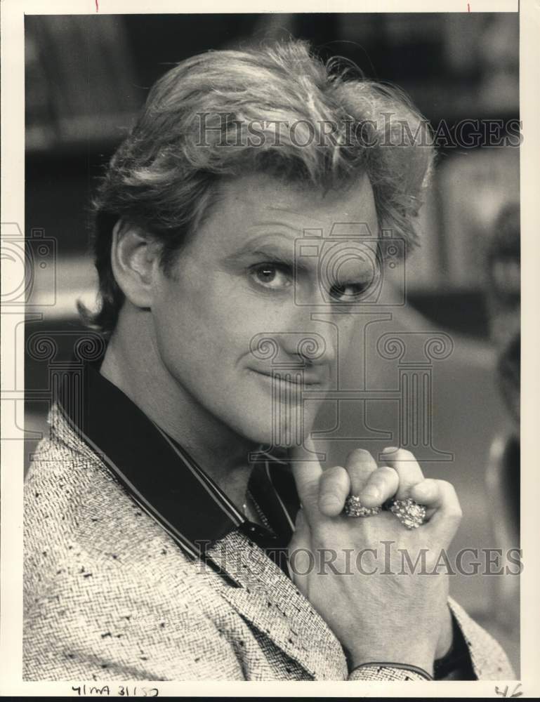 1988 Press Photo Actor Jere Burns in &quot;Dear John&quot; TV Series - lrp73134- Historic Images