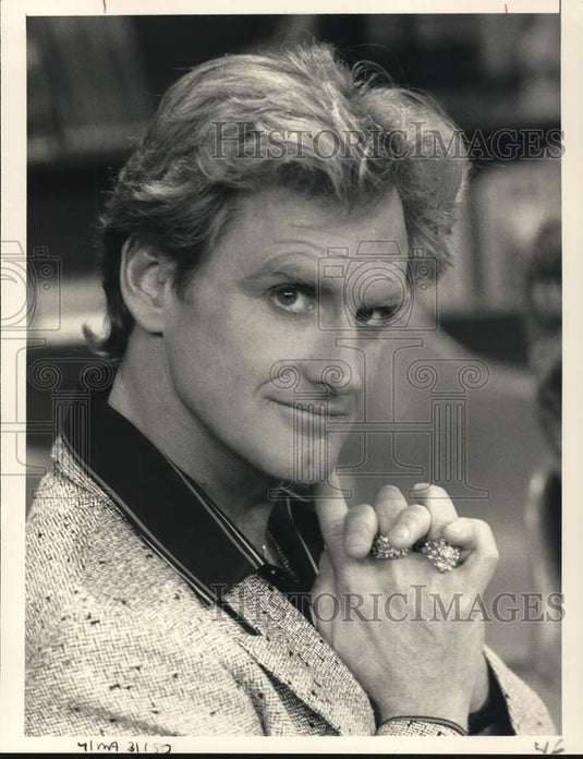 1988 Press Photo Actor Jere Burns in "Dear John" TV Series - lrp73134- Historic Images