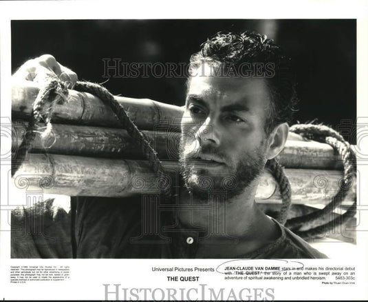 1996 Press Photo Actor Jean-Claude Van Damme in "The Quest" Movie - lrp73416- Historic Images
