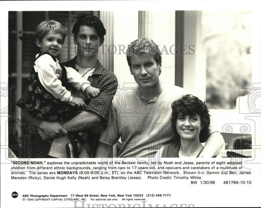 1996 Press Photo "Second Noah" TV Series Cast Members - lrp73854- Historic Images