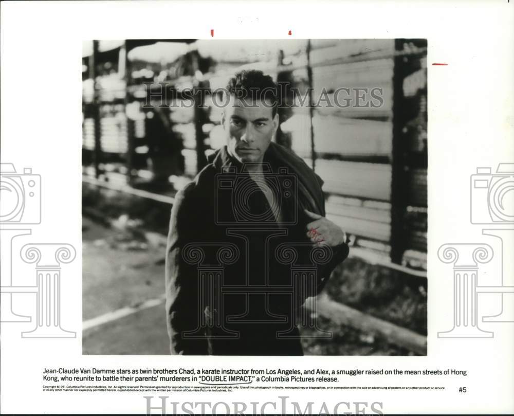 1991 Press Photo Actor Jean-Claude Van Damme in &quot;Double Impact&quot; Movie- Historic Images