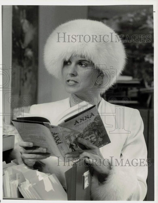 1985 Press Photo Susan Saint James stars in "Kate & Allie" - lrp84523- Historic Images