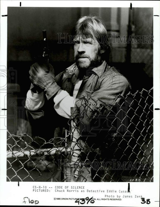 1985 Press Photo Chuck Norris as Detective Eddie Cusack in "Code of Silence"- Historic Images