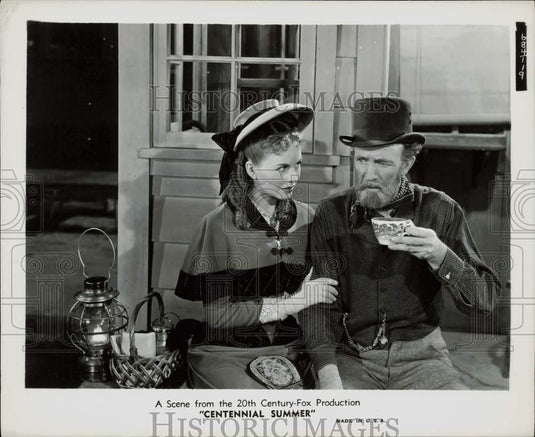 Press Photo Actress Linda Darnell & Male Co-Star in "Centennial Summer"- Historic Images
