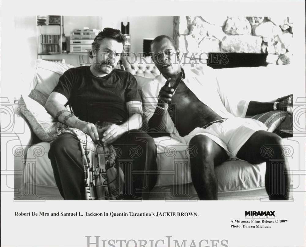 1997 Press Photo Robert De Niro and Samuel L. Jackson in &quot;Jackie Brown&quot; Movie- Historic Images