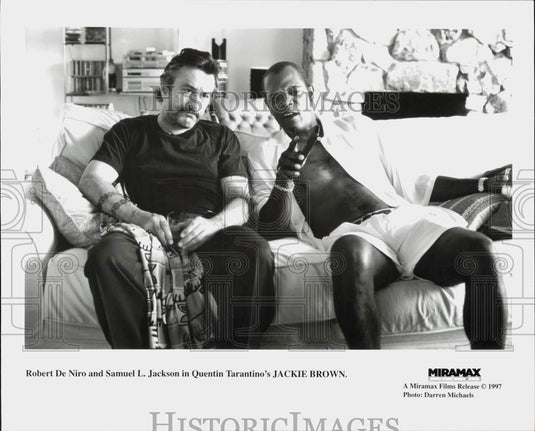 1997 Press Photo Robert De Niro and Samuel L. Jackson in "Jackie Brown" Movie- Historic Images
