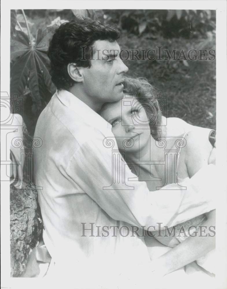 Press Photo Actors Lee Remick, Ian McShane in &quot;The Letter&quot; - lrp97199- Historic Images