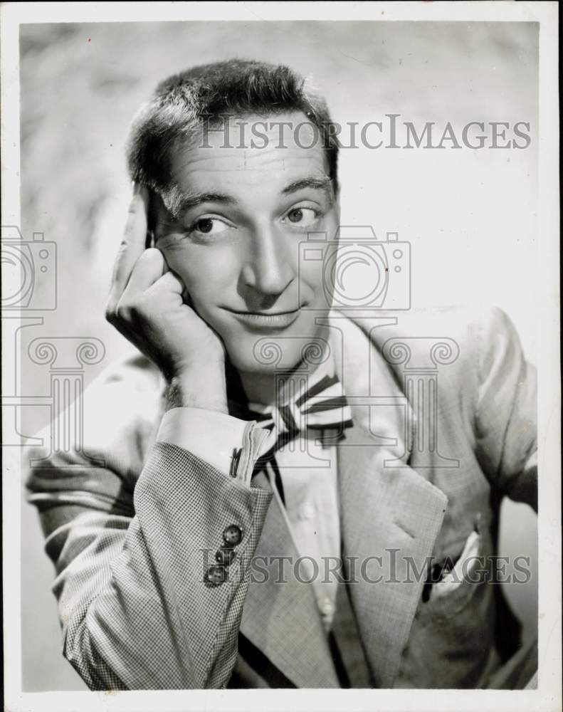 1952 Press Photo Garry Moore, Host of &quot;I&#39;ve Got a Secret&quot; Quiz Show - lrp97907- Historic Images