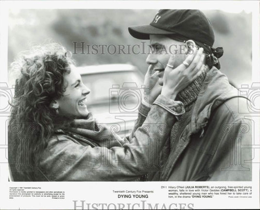 1991 Press Photo Actors Julia Roberts, Campbell Scott in "Dying Young"- Historic Images