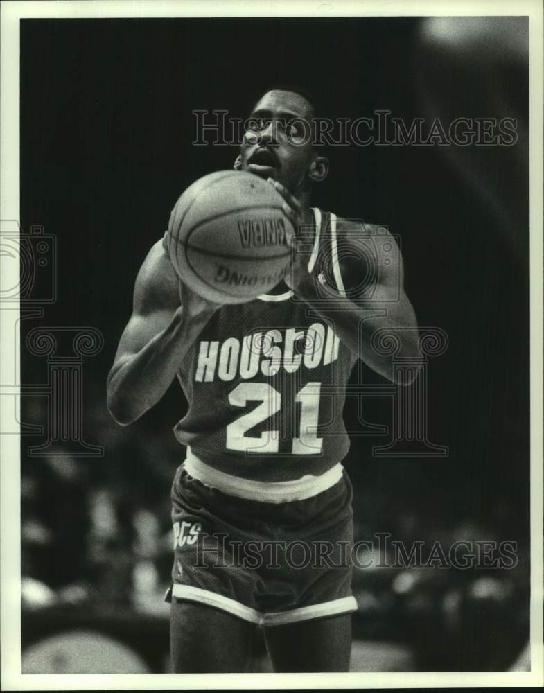 1988 Press Photo Houston Rockets&#39; Basketball Player Erick Floyd - lrs05892- Historic Images