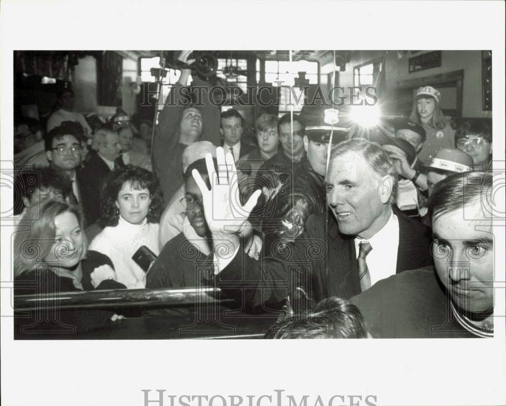 Press Photo Raymond L. Flynn waves to supporters - lrs23941- Historic Images