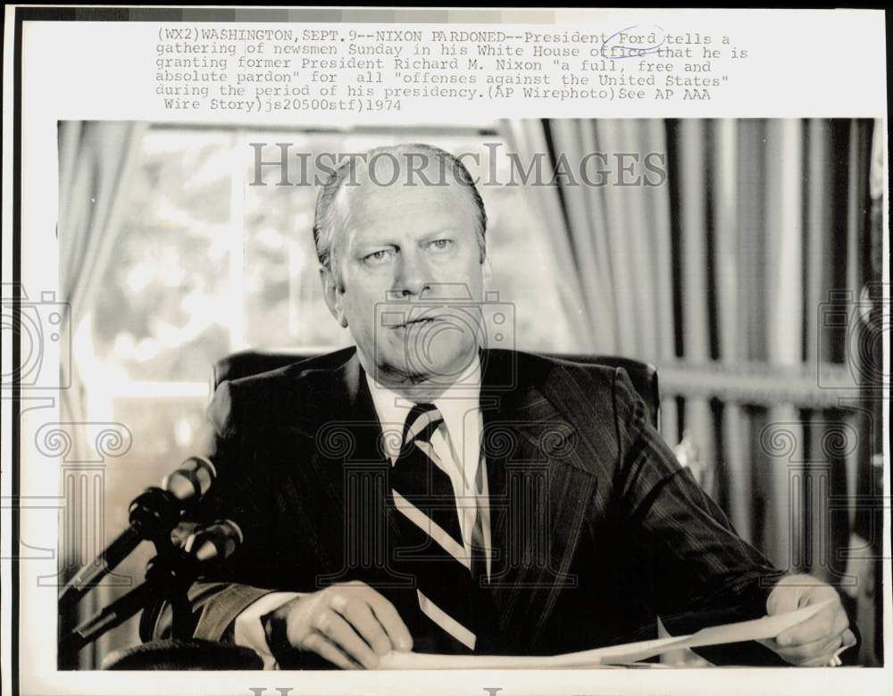 1974 Press Photo President Ford Tells Press He Is Granting Nixon Full Pardon, DC- Historic Images