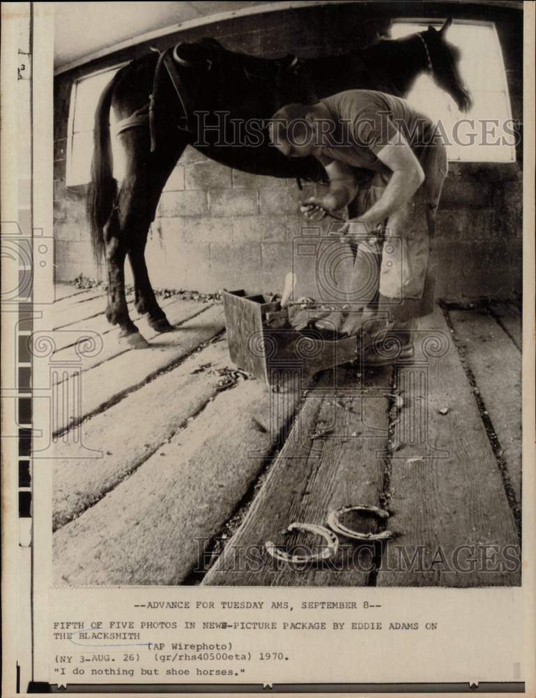 1970 Press Photo Blacksmith Shoeing a Horse - lrw00540- Historic Images