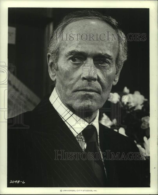 1977 Press Photo Henry Fonda as Simon Davenport in "Rollercoaster"- Historic Images