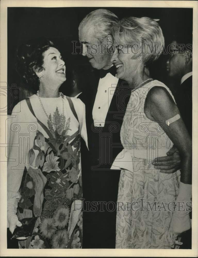 Press Photo James Stewart Wife Gloria &amp; Rosalind Russell Attend Film Festival- Historic Images